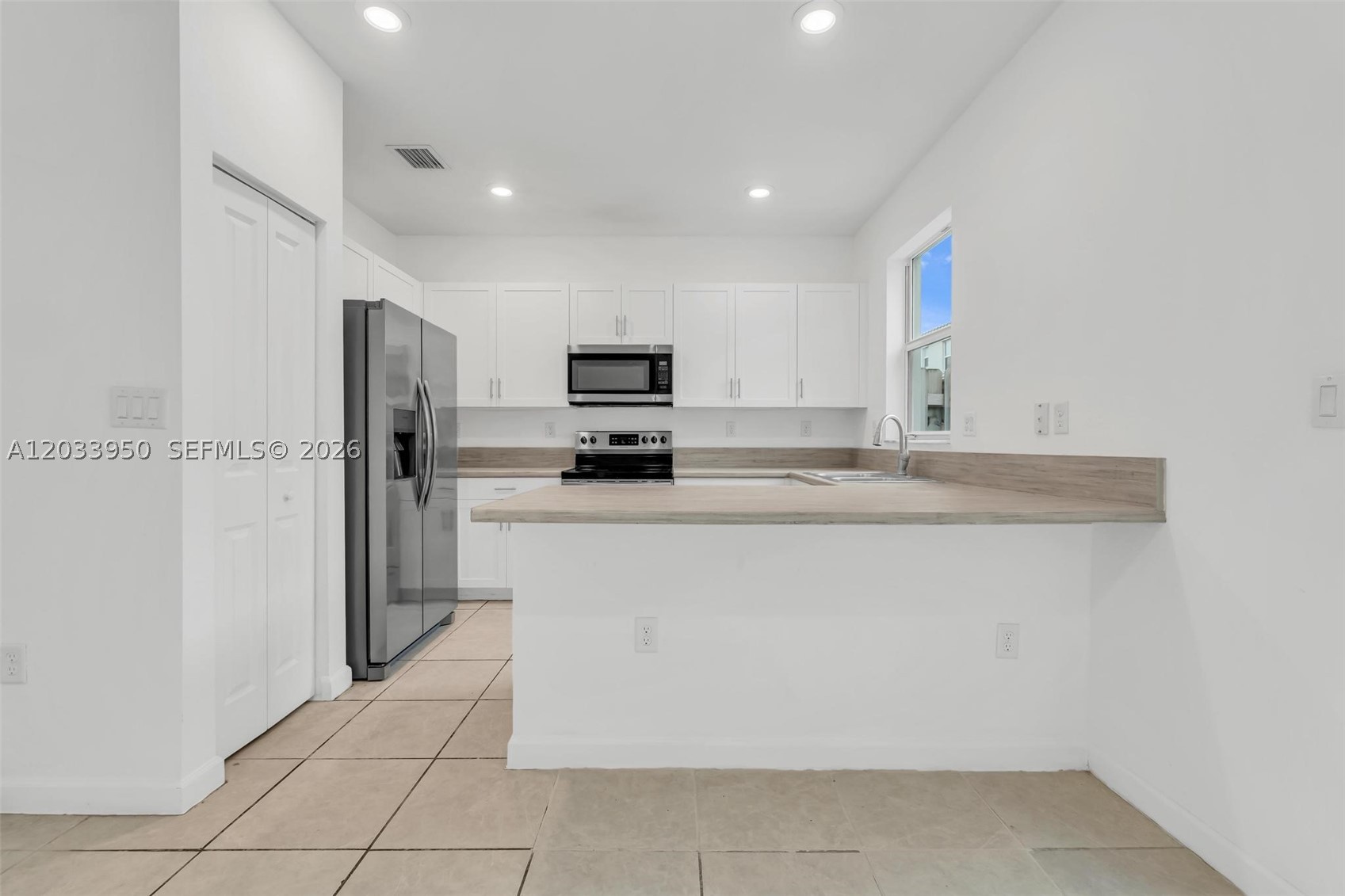 HOMESTEAD PARK OF COMMERC - Residential Lease