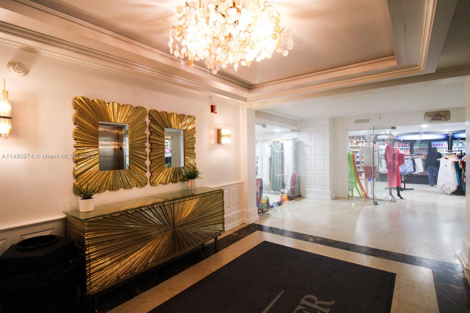 THE ALEXANDER CONDO - Residential