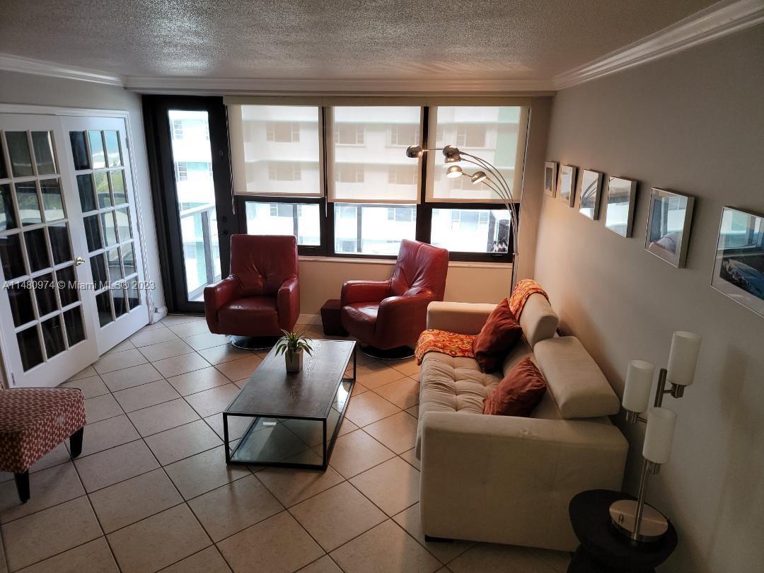 THE ALEXANDER CONDO - Residential