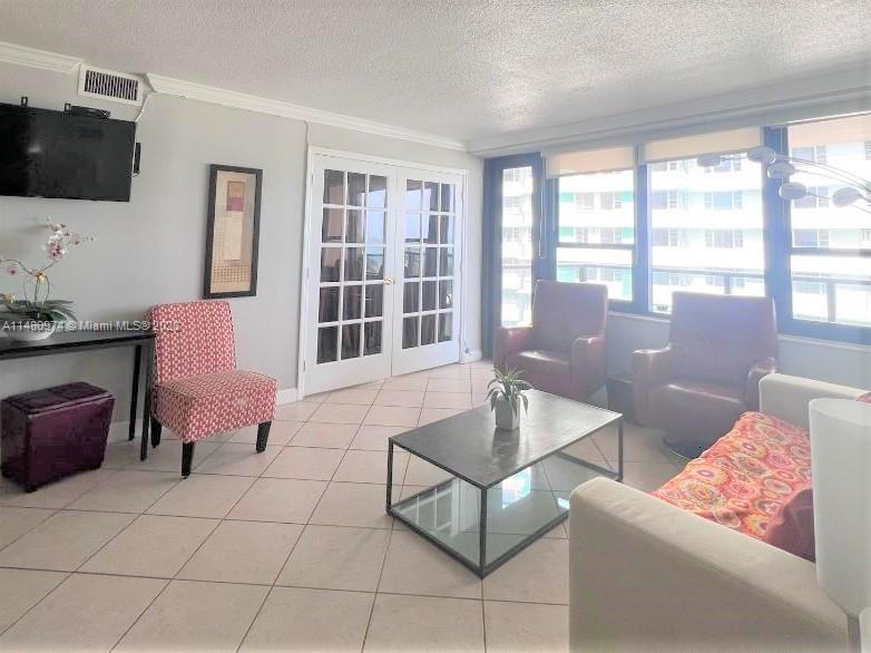 THE ALEXANDER CONDO - Residential