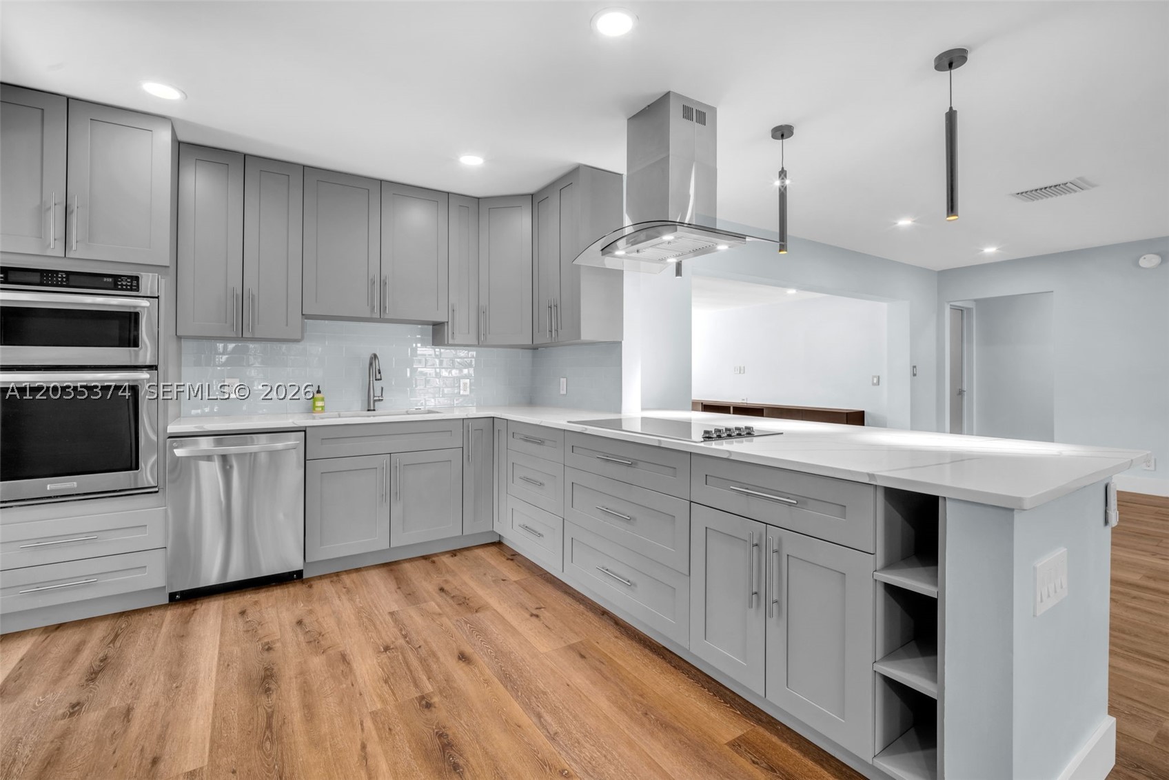 IMPERIAL POINT 1 SEC - Residential
