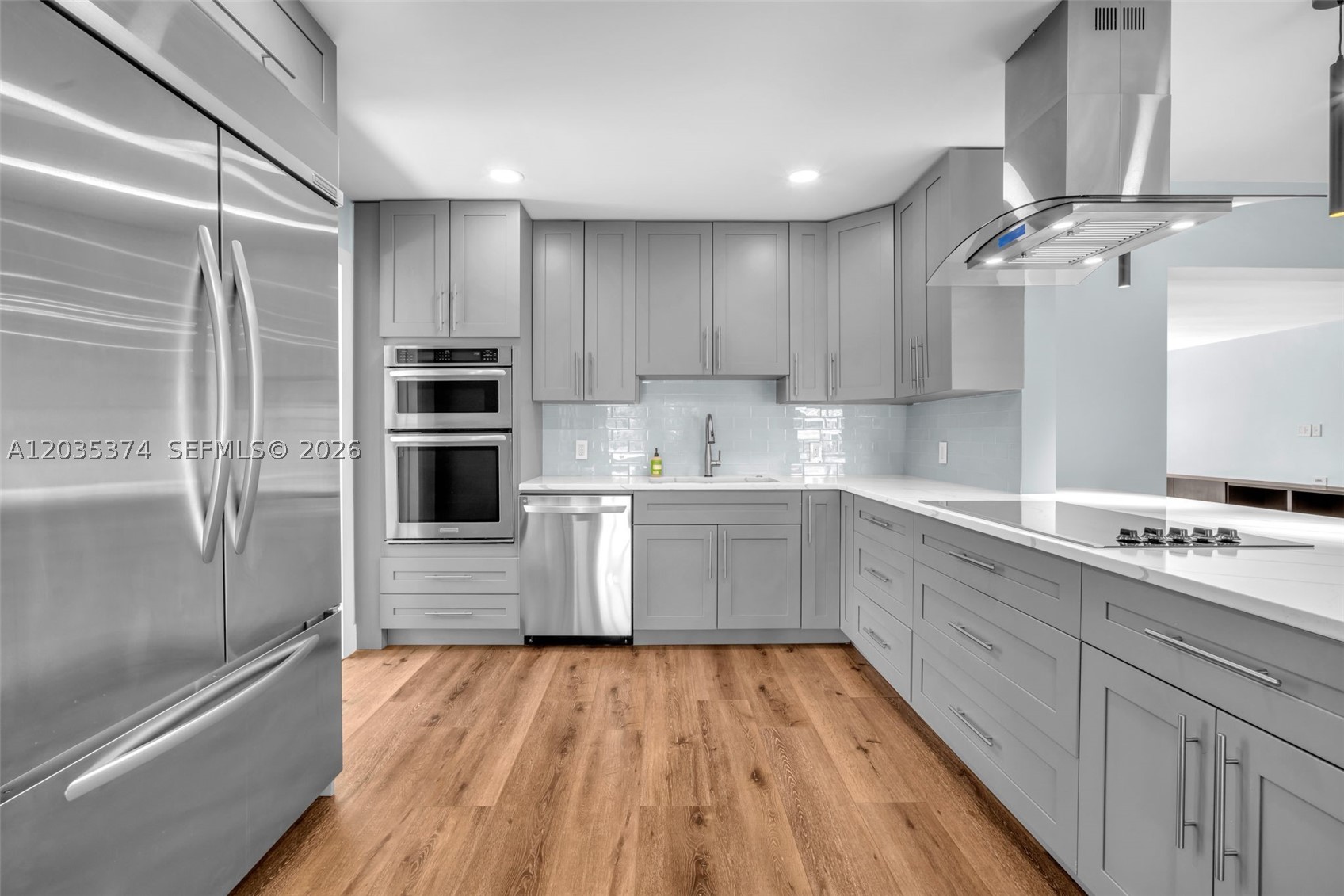 IMPERIAL POINT 1 SEC - Residential
