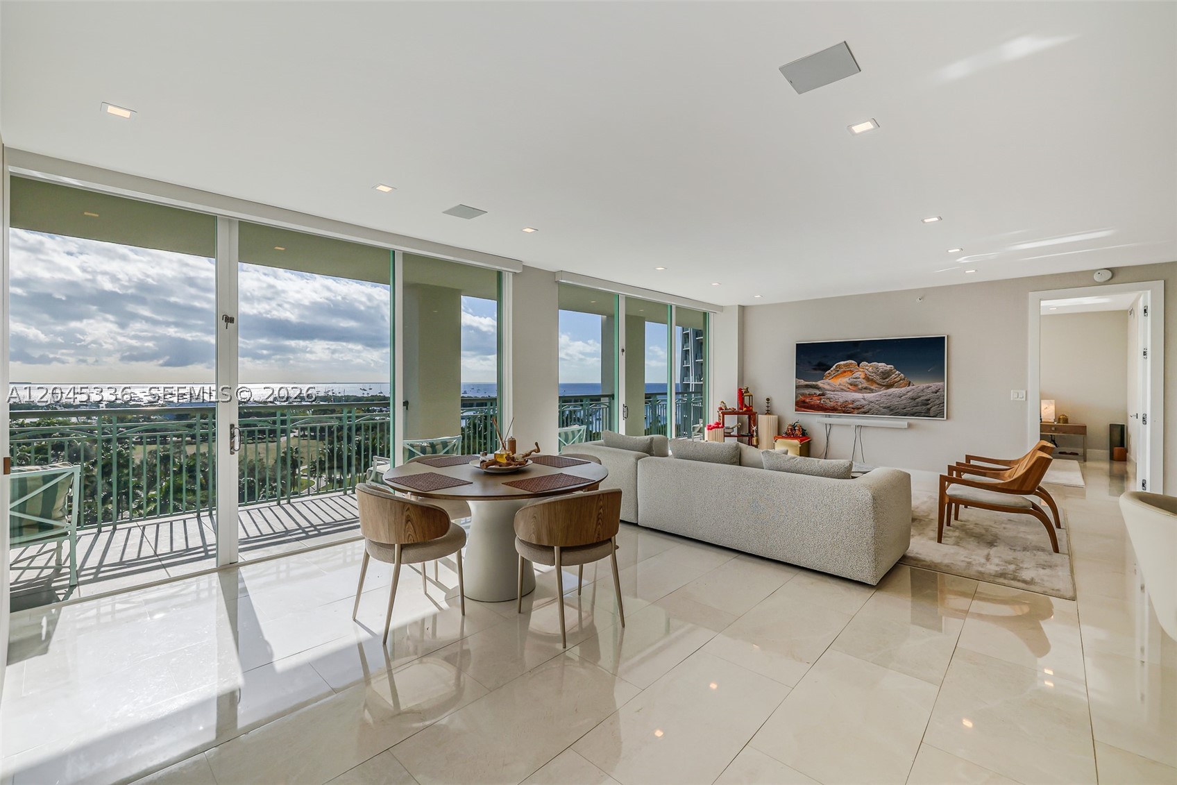 THE TOWER RESIDENCES COND - Residential