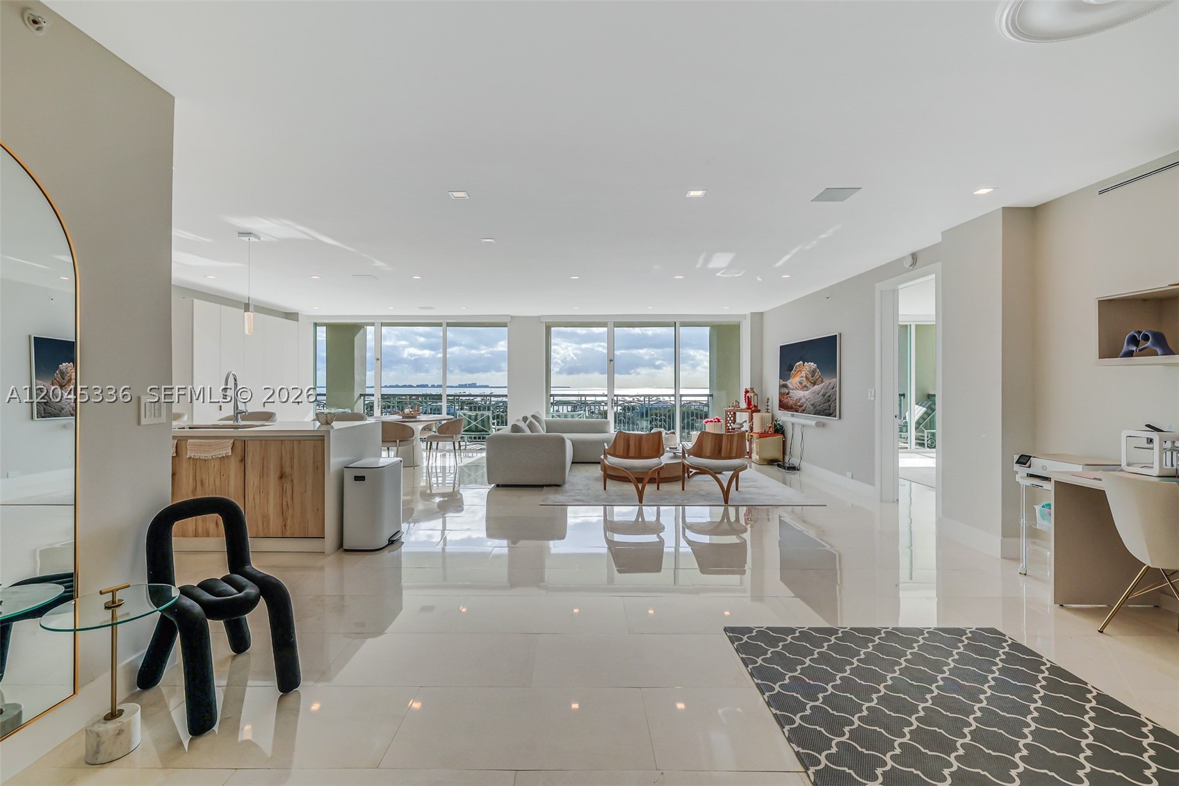 THE TOWER RESIDENCES COND - Residential