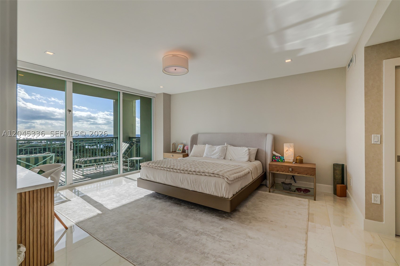 THE TOWER RESIDENCES COND - Residential