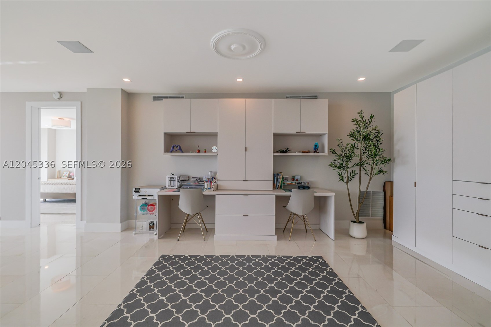 THE TOWER RESIDENCES COND - Residential