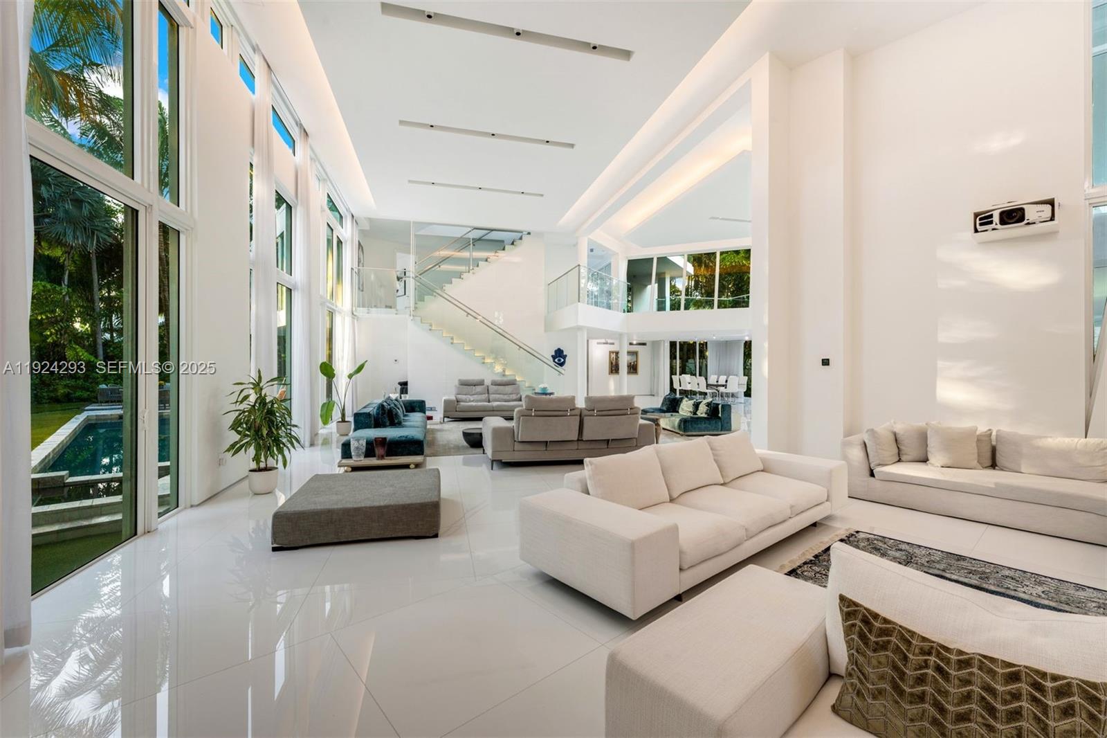 GOLDEN BEACH SEC B - Residential