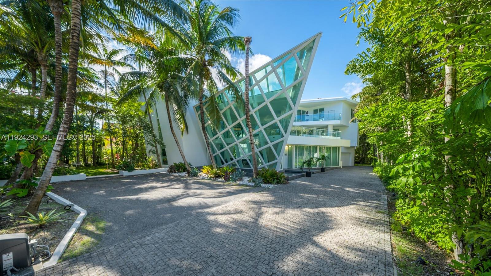 GOLDEN BEACH SEC B - Residential