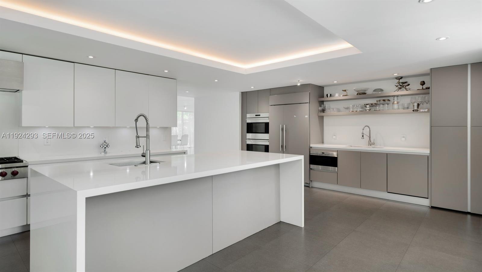 GOLDEN BEACH SEC B - Residential