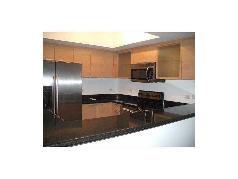 HOLLYWOOD STATION RES CON - Residential Lease