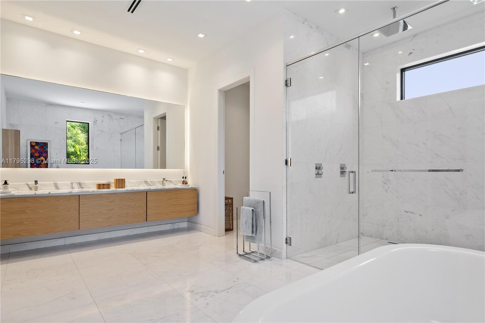 BAY HEIGHTS - Residential