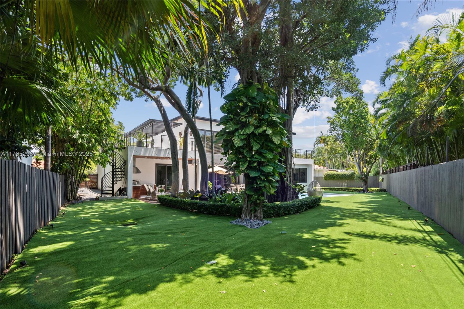 BAY HEIGHTS - Residential