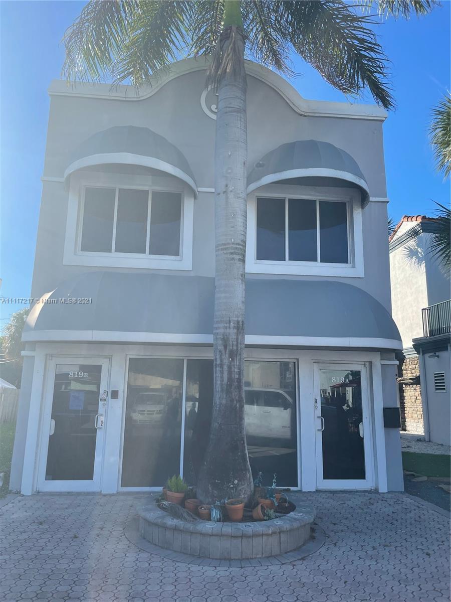 Unique opportunity. Currently 2 offices but easily make it one 2 story office. Centrally Located at the corner of SW 10th and Federal Highway, this property sites in a center of professionals. Perfect for law firm, Insurance agency, professional services etc.