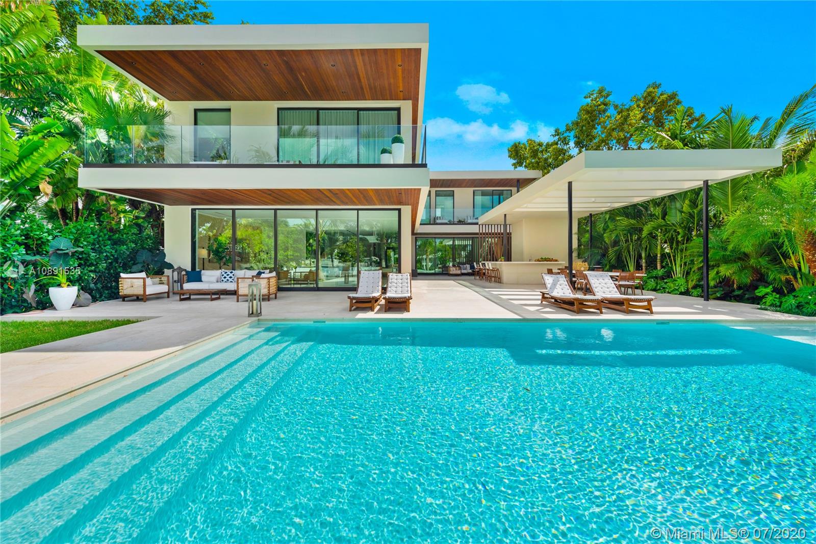 SUNSET ISLANDS-ISLAND NO - Residential