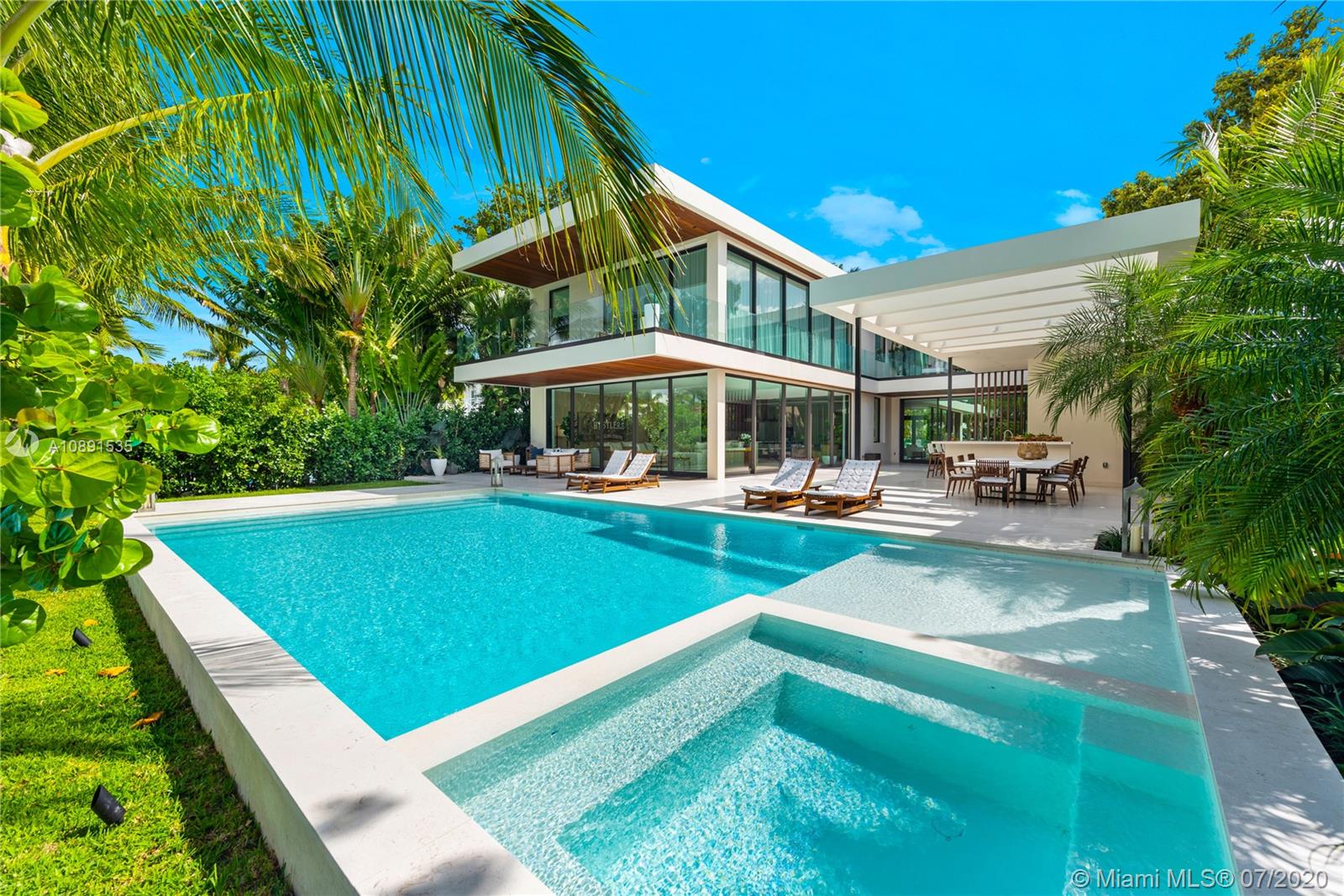 SUNSET ISLANDS-ISLAND NO - Residential