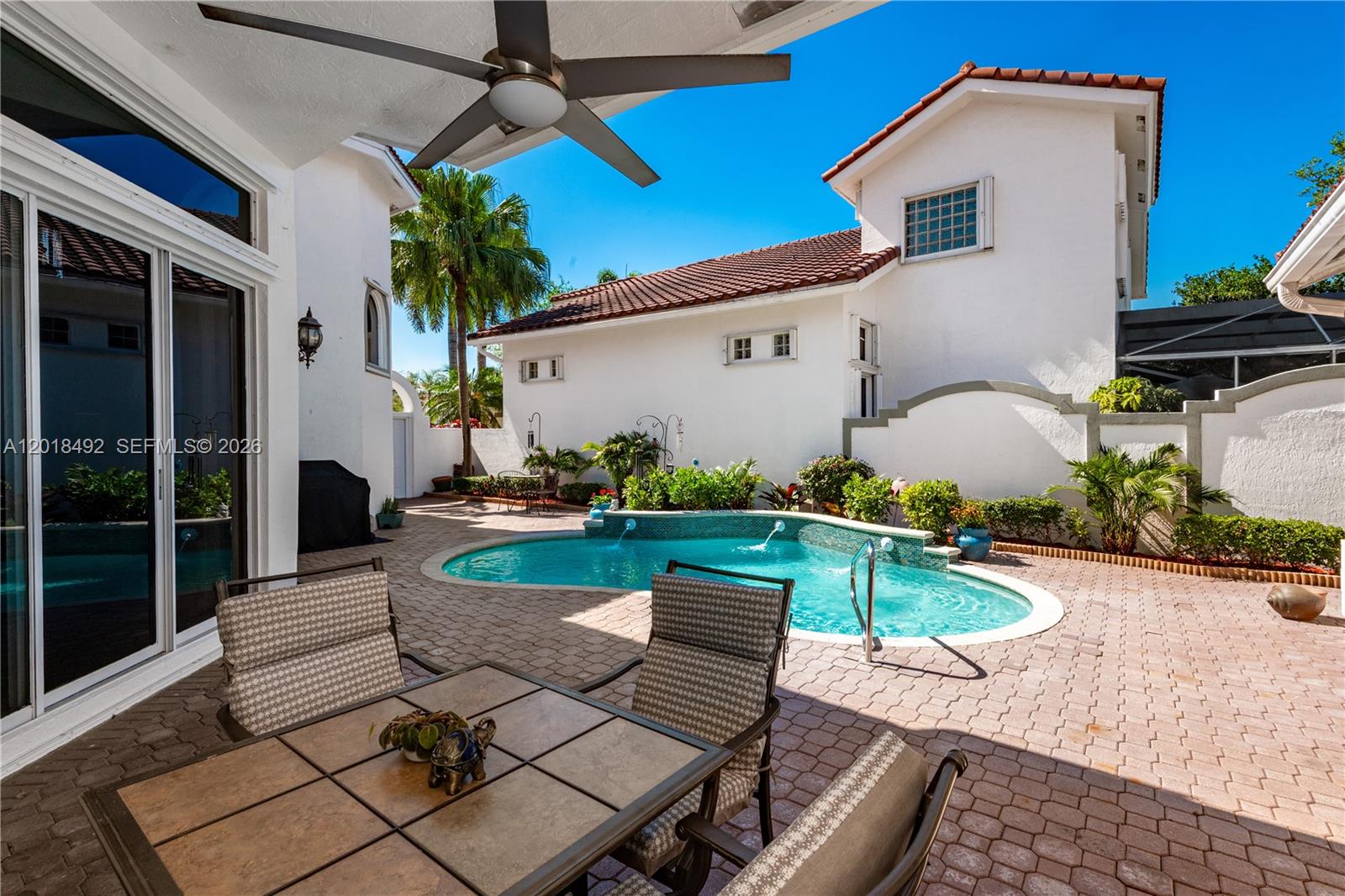 HOLLYWOOD LAKES COUNTRY C - Residential