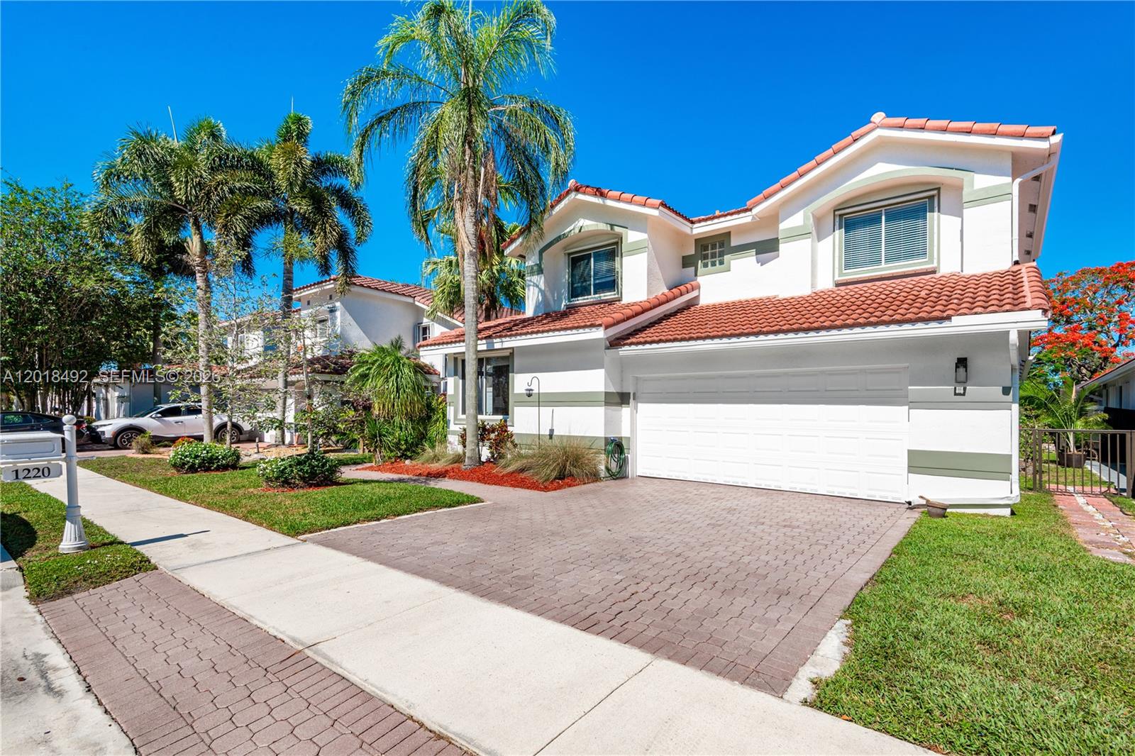 HOLLYWOOD LAKES COUNTRY C - Residential