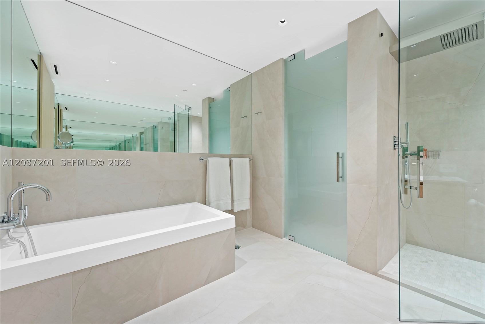SEASIDE CONDO - Residential Lease
