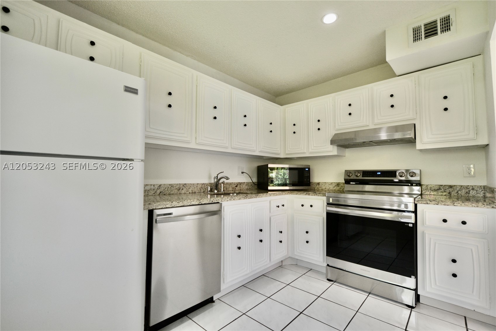 KENDALLWOOD VILLAS CONDO - Residential
