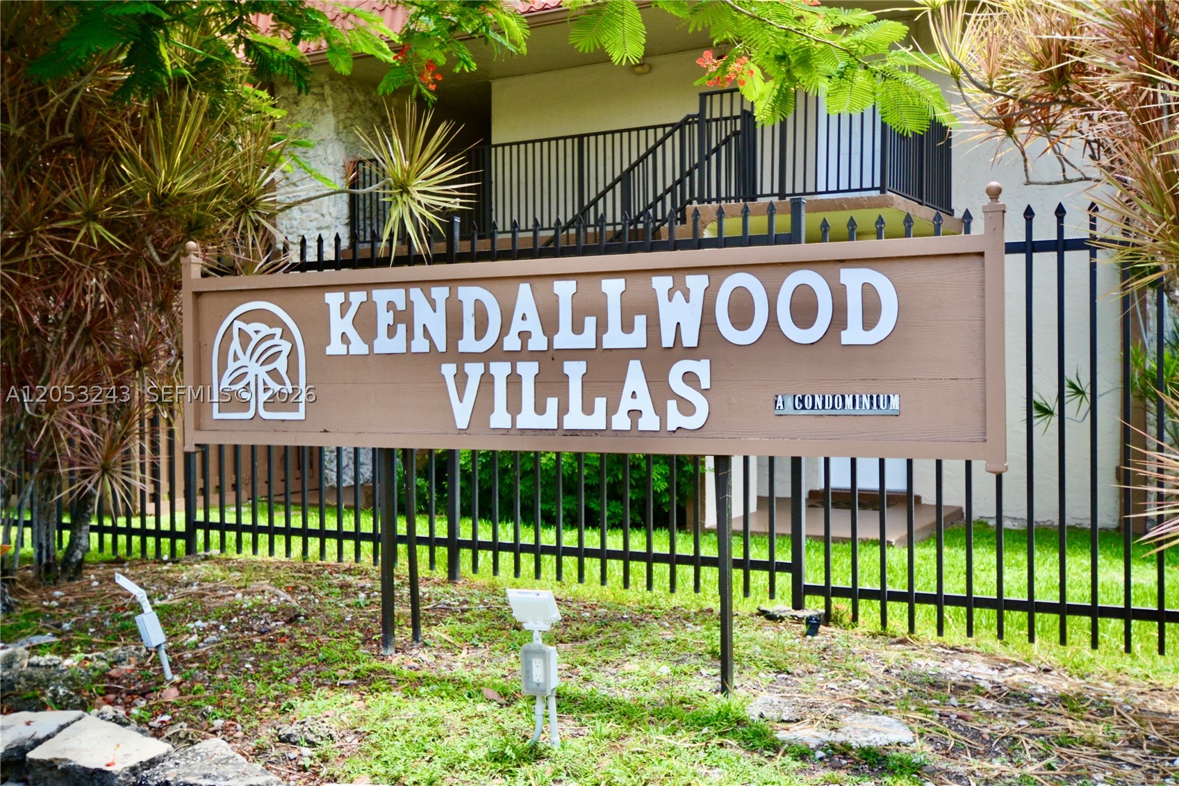 KENDALLWOOD VILLAS CONDO - Residential