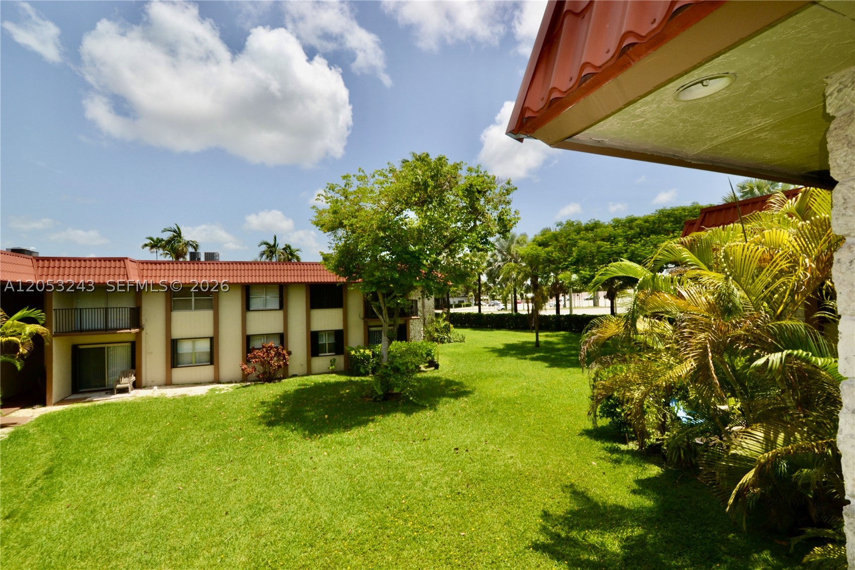 KENDALLWOOD VILLAS CONDO - Residential