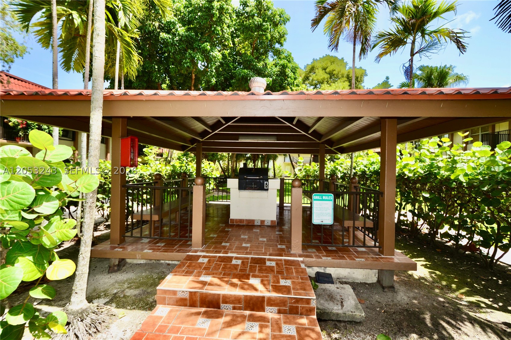 KENDALLWOOD VILLAS CONDO - Residential