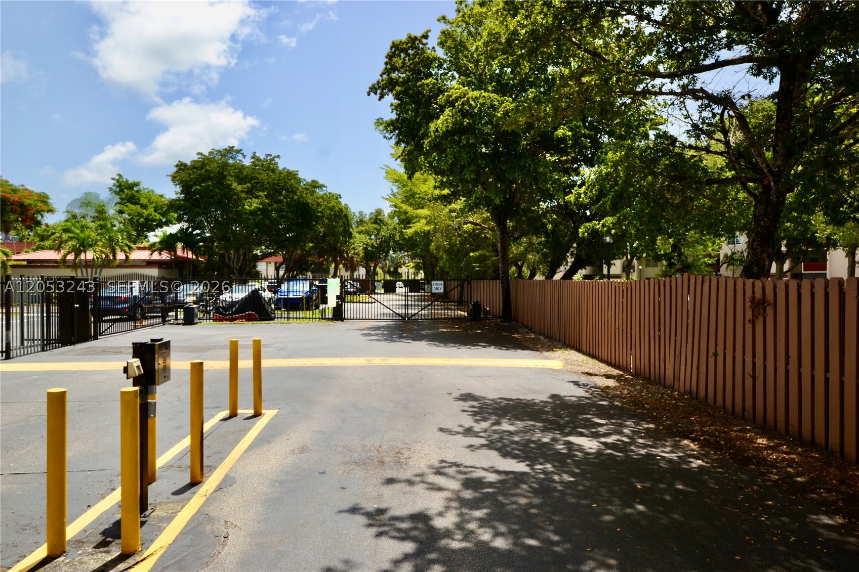 KENDALLWOOD VILLAS CONDO - Residential