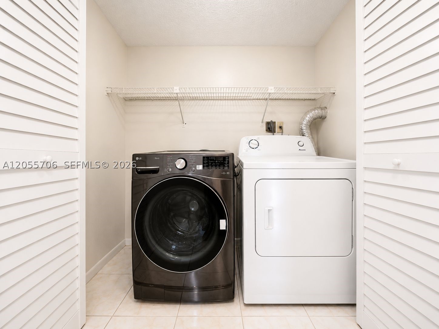 VERSAILLE GARDENS I CONDO - Residential Lease