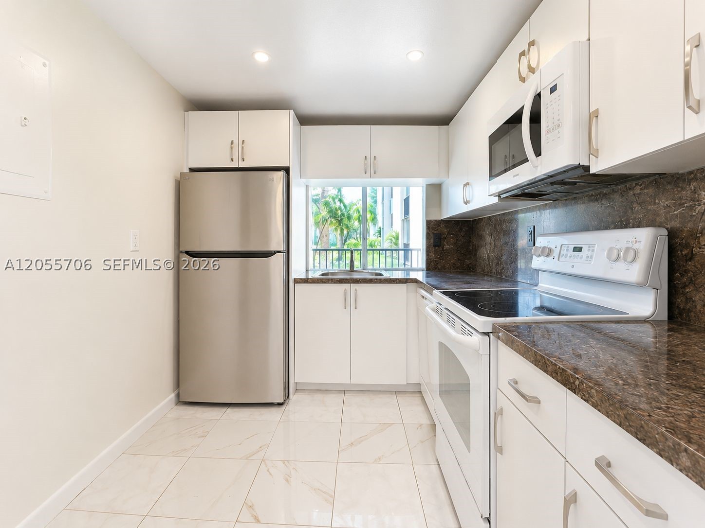 VERSAILLE GARDENS I CONDO - Residential Lease