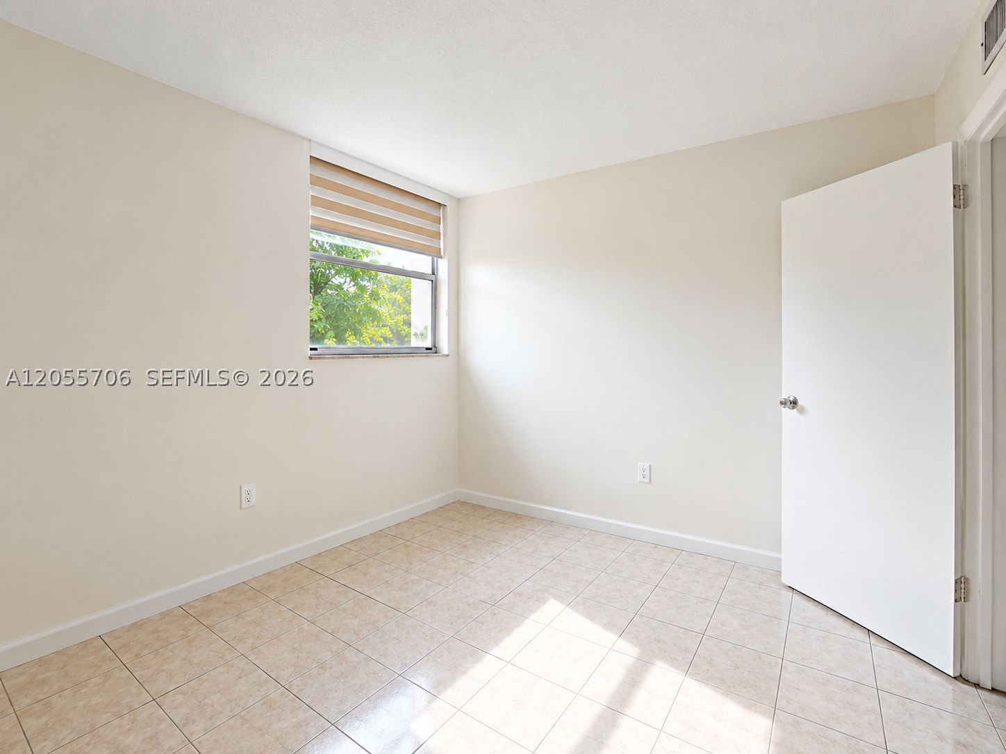 VERSAILLE GARDENS I CONDO - Residential Lease