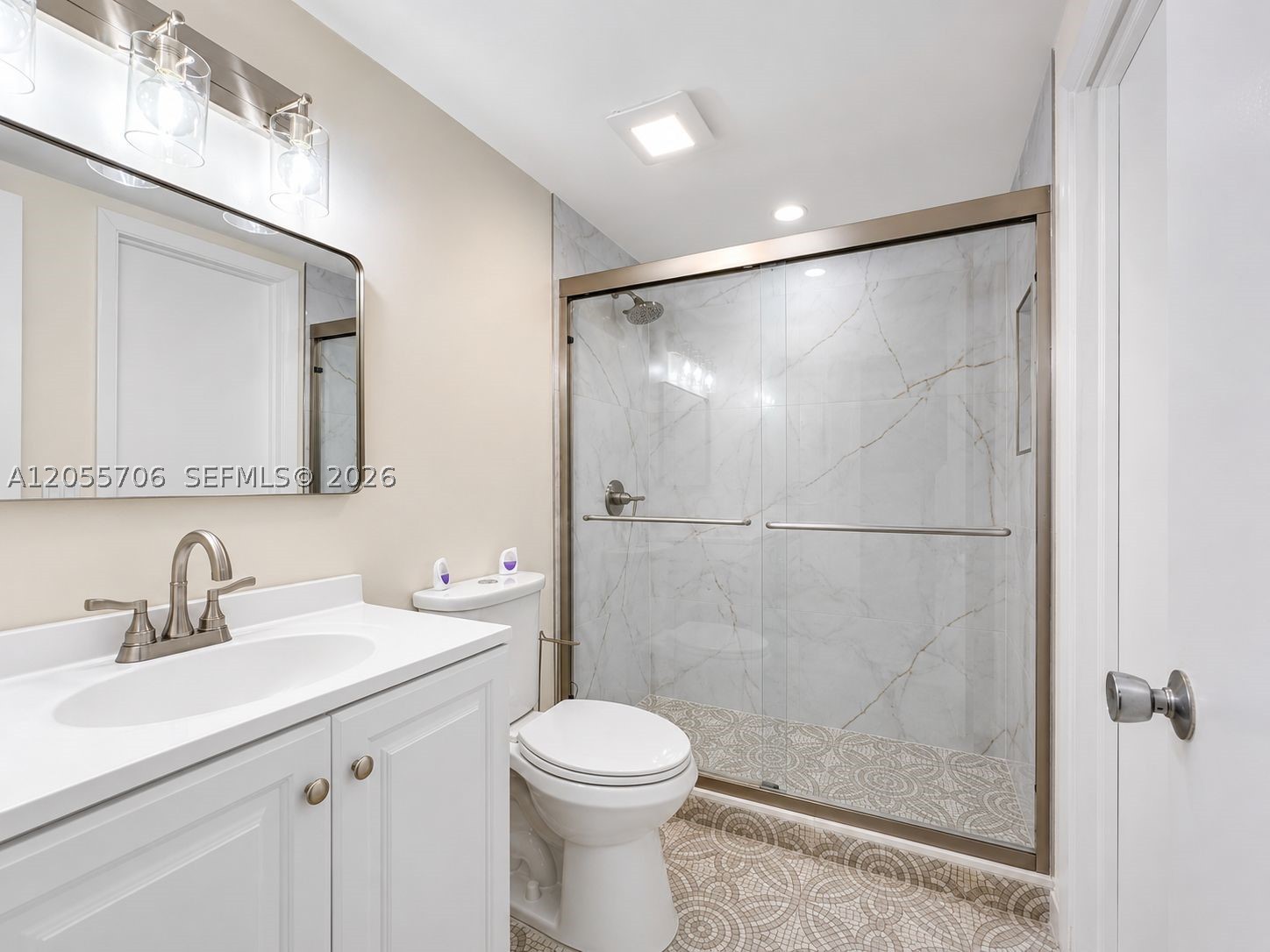 VERSAILLE GARDENS I CONDO - Residential Lease