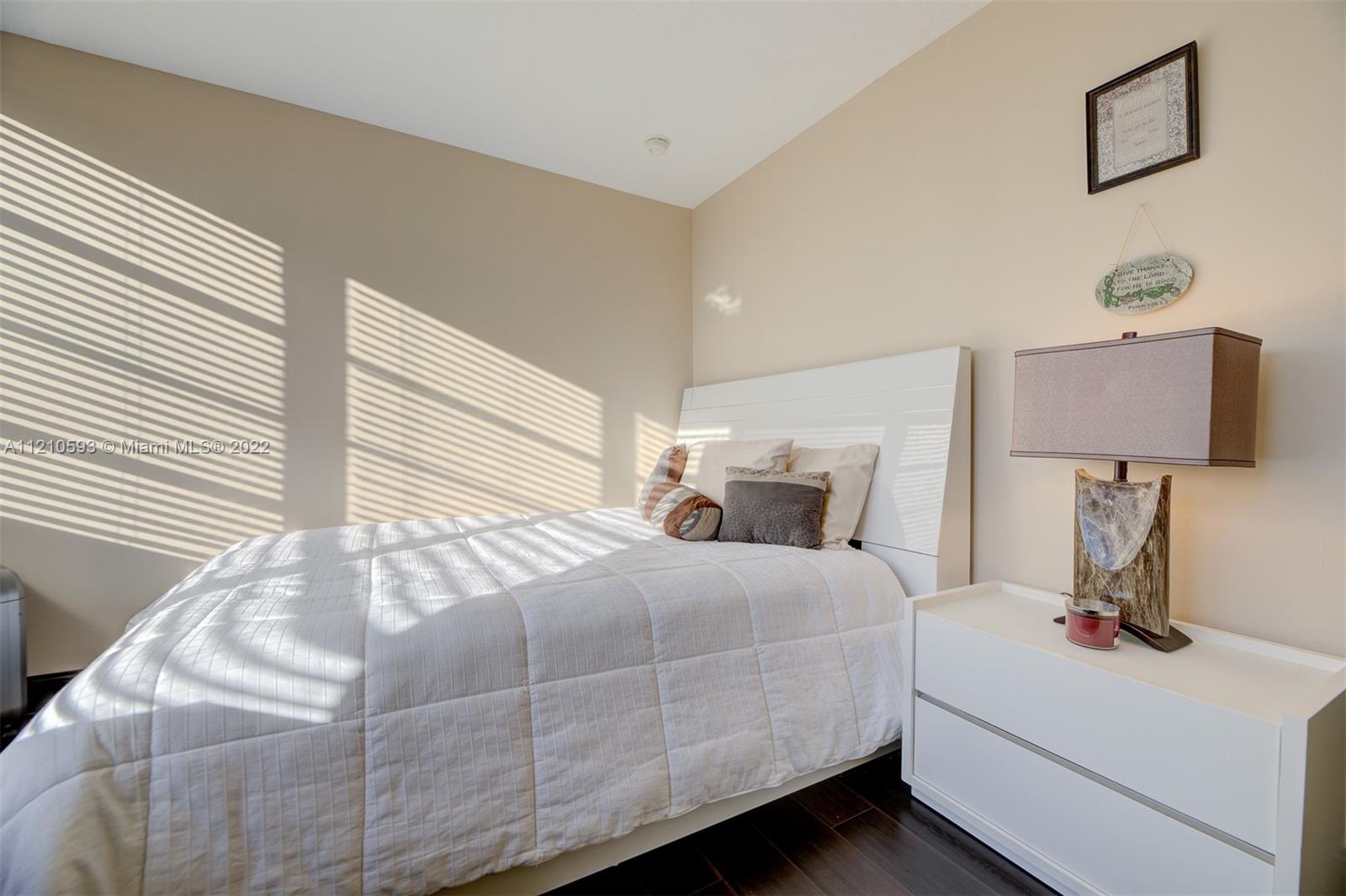 ENVIRON I CONDO 9 - Residential