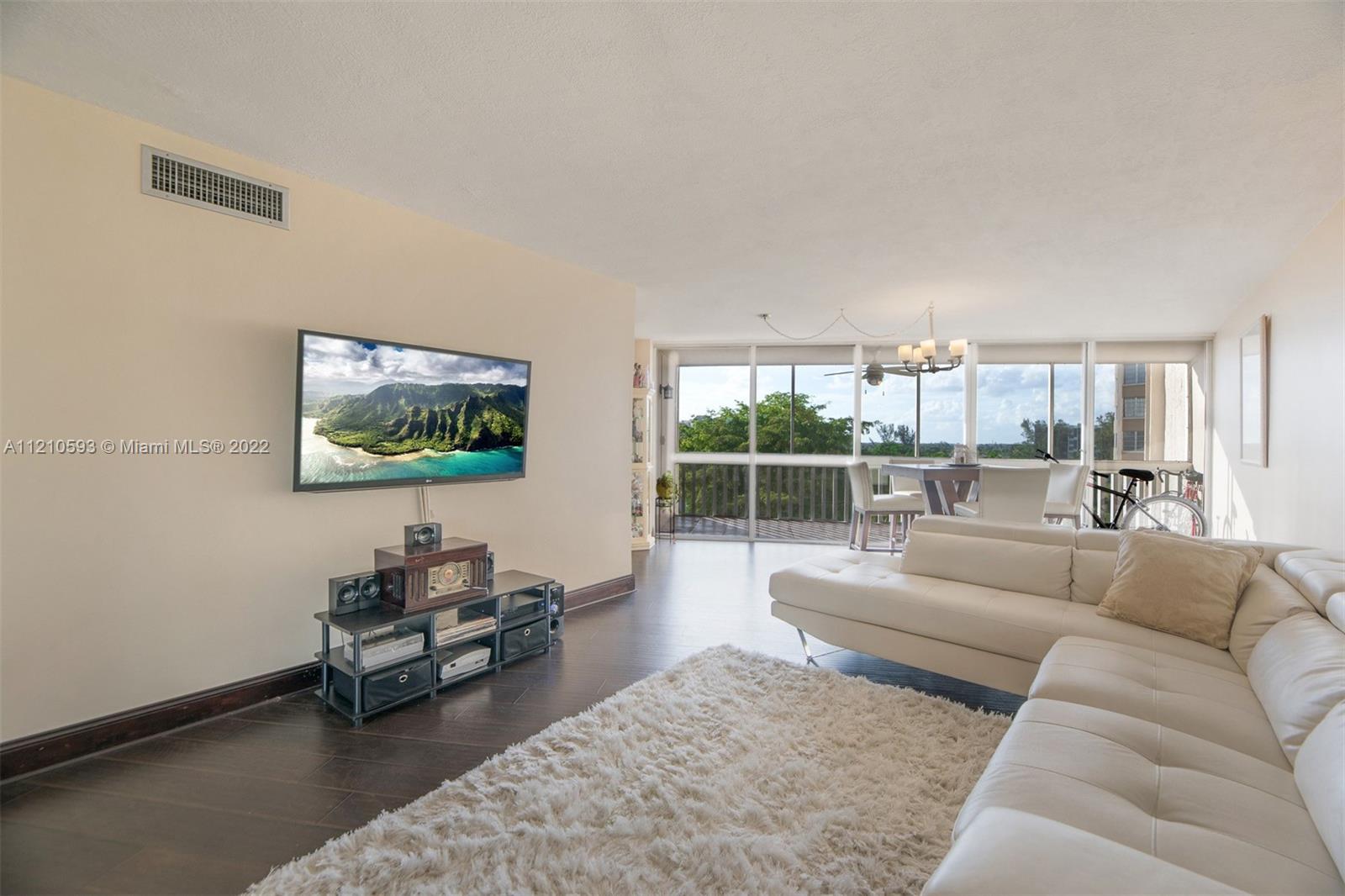 ENVIRON I CONDO 9 - Residential