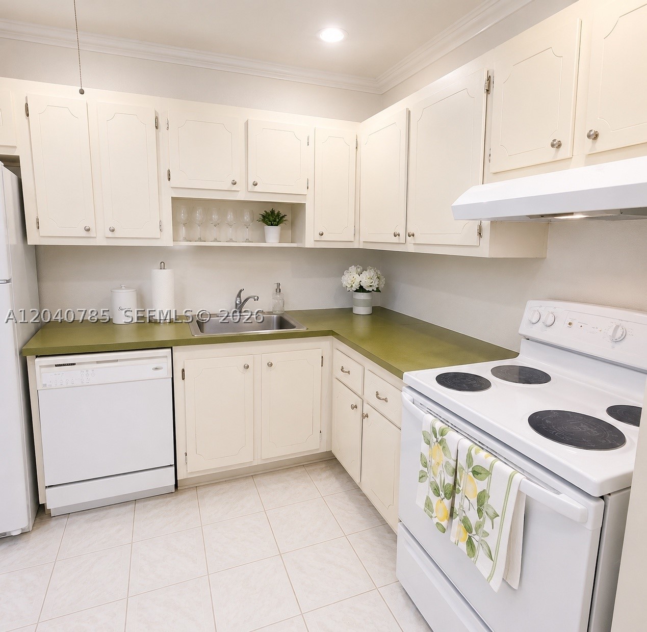 CAMBRIDGE HOUSE EAST - Residential Lease
