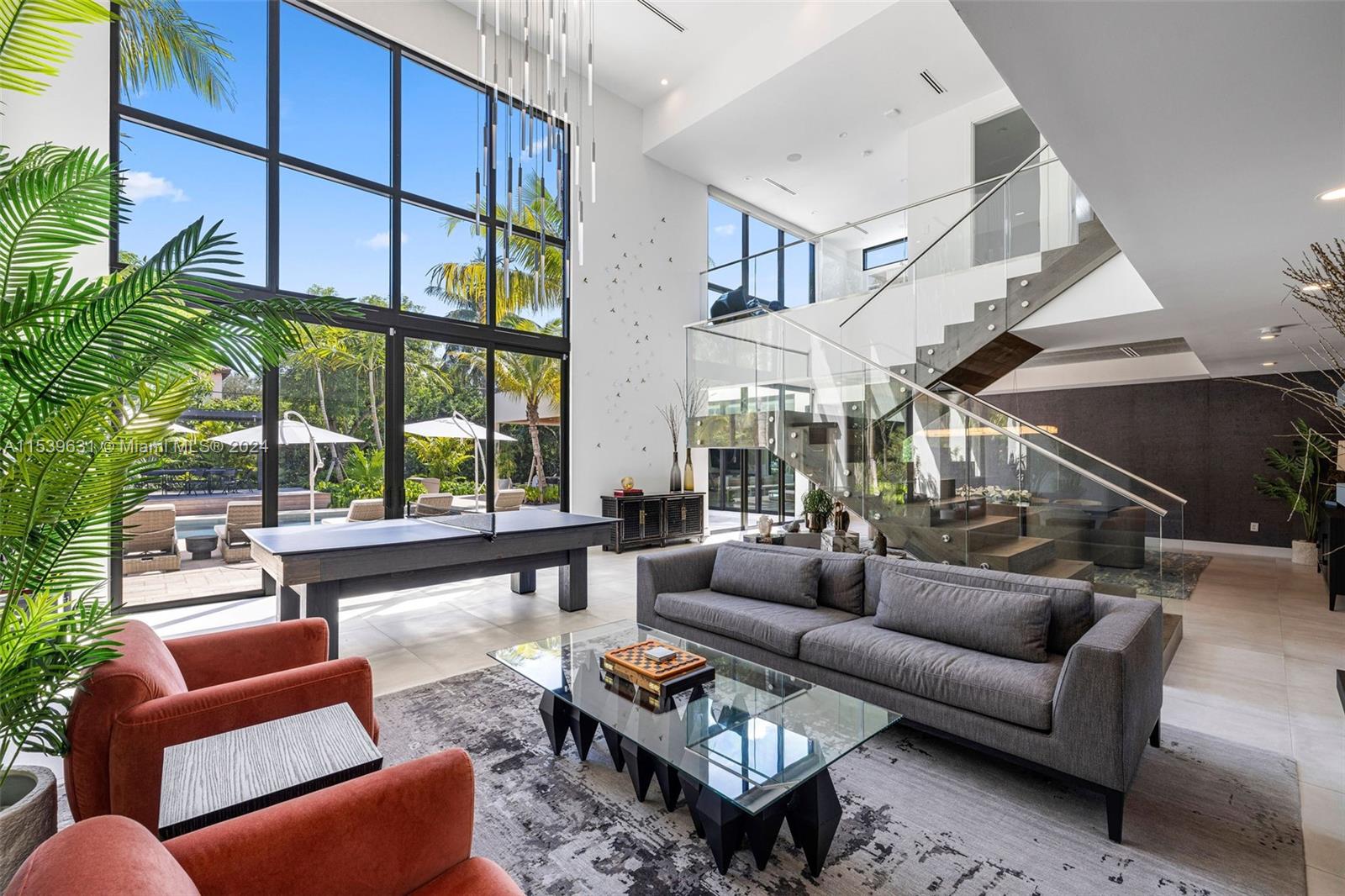 TOWN & RANCH ESTS - Residential