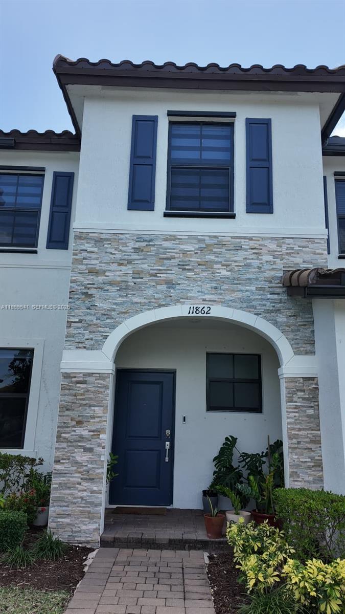 Beautiful and well-maintained home located at 11862 SW 246 Ln in a rapidly growing area of South Miami-Dade. This property features a spacious layout with bright living areas, a modern kitchen with ample cabinetry, and generously sized bedrooms ideal for comfortable living. The backyard offers great potential for outdoor entertaining, family gatherings, or future customization.

Conveniently located near top-rated schools, including Somerset Academy Silver Palm and other highly regarded educational options. Just minutes away from major shopping centers such as Southland Mall, grocery stores, restaurants, and everyday conveniences. Nearby healthcare options include Baptist Health Homestead Hospital and Jackson South Medical Center. Easy access to major highways including the Florida Turnpike, providing a quick commute to Downtown Miami, Kendall, and surrounding areas.

Ideal opportunity for both end-users and investors looking to capitalize on the continued growth and development of this area.

For SHOWINGS PLEASE 24hrs Notice.
