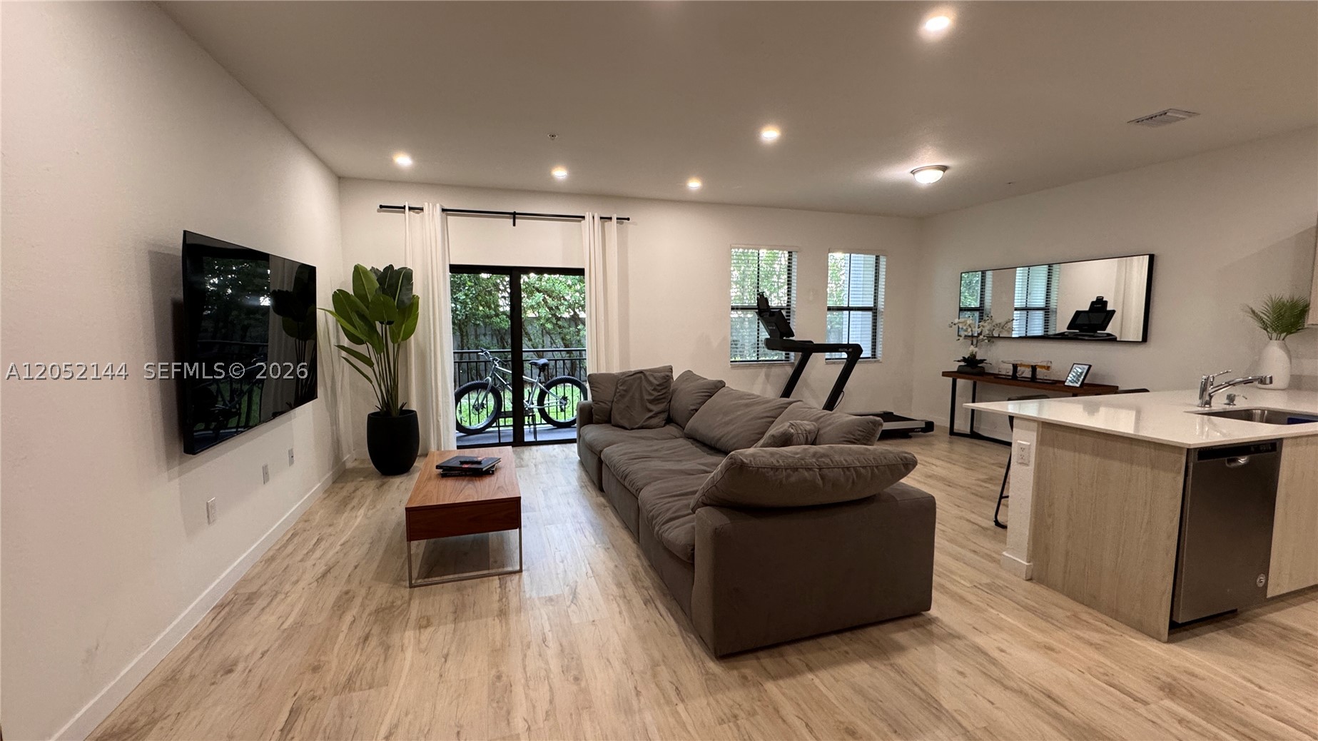 CENTURY PARK SOUTH - Residential Lease