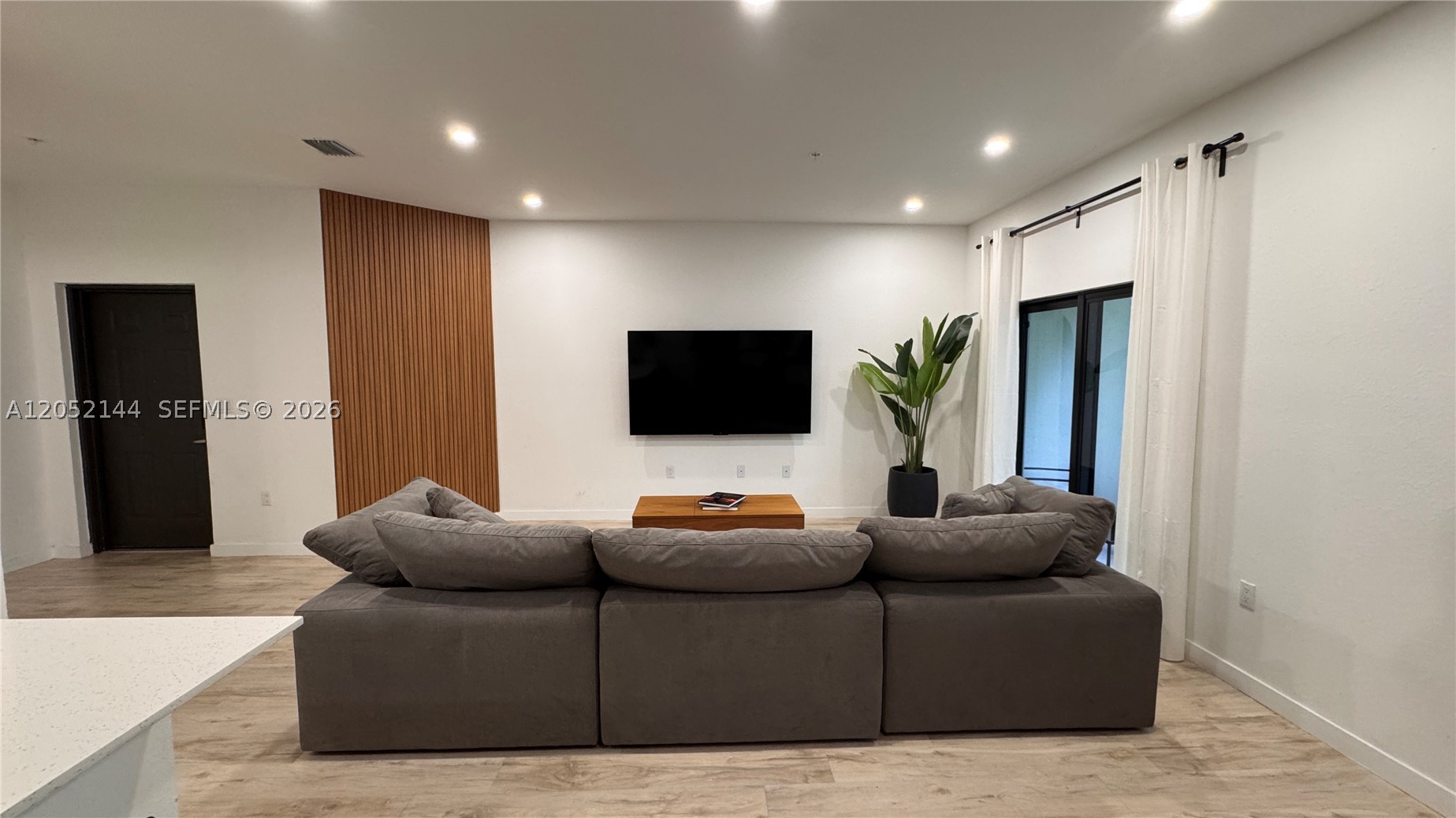 CENTURY PARK SOUTH - Residential Lease
