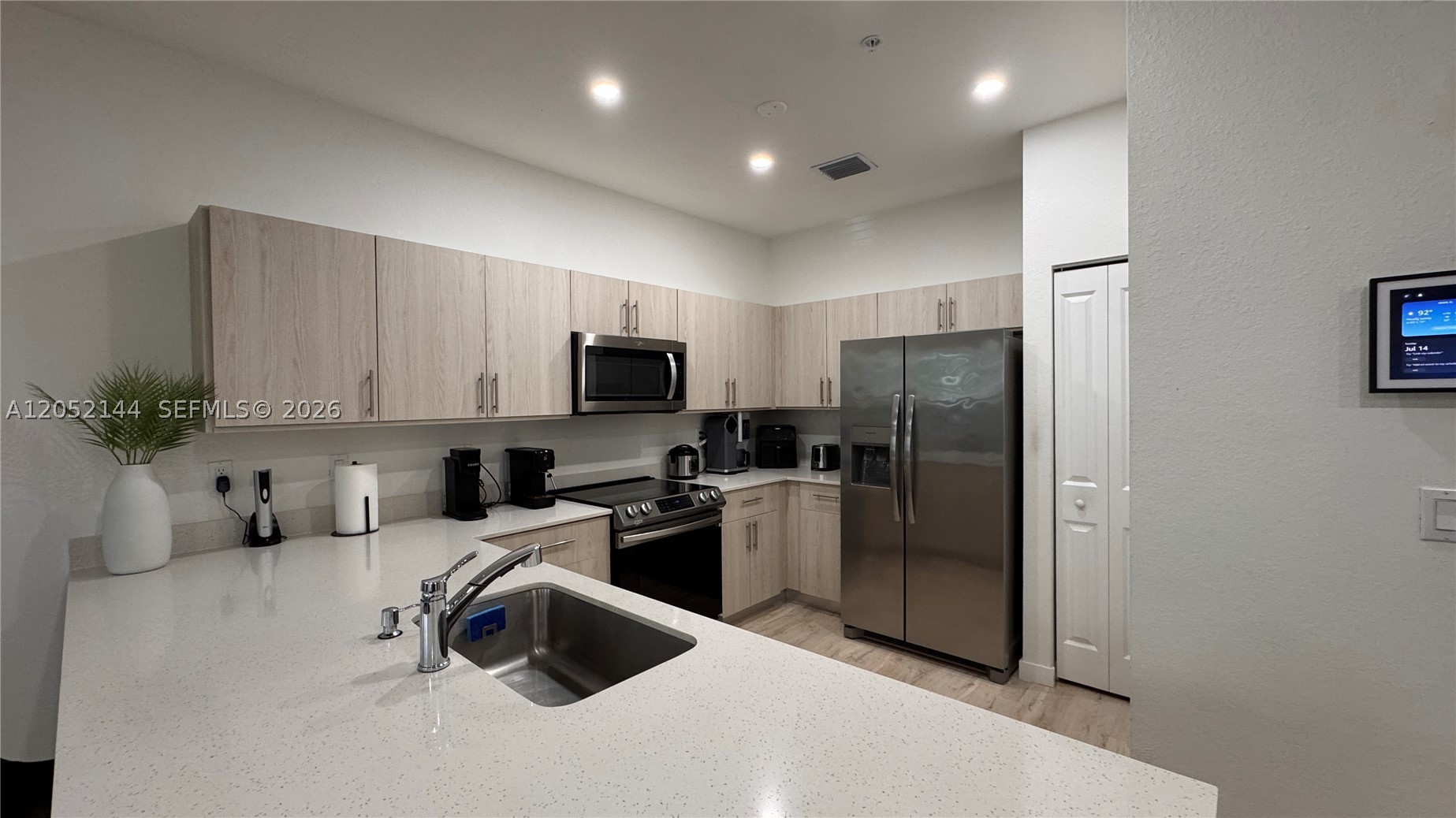 CENTURY PARK SOUTH - Residential Lease