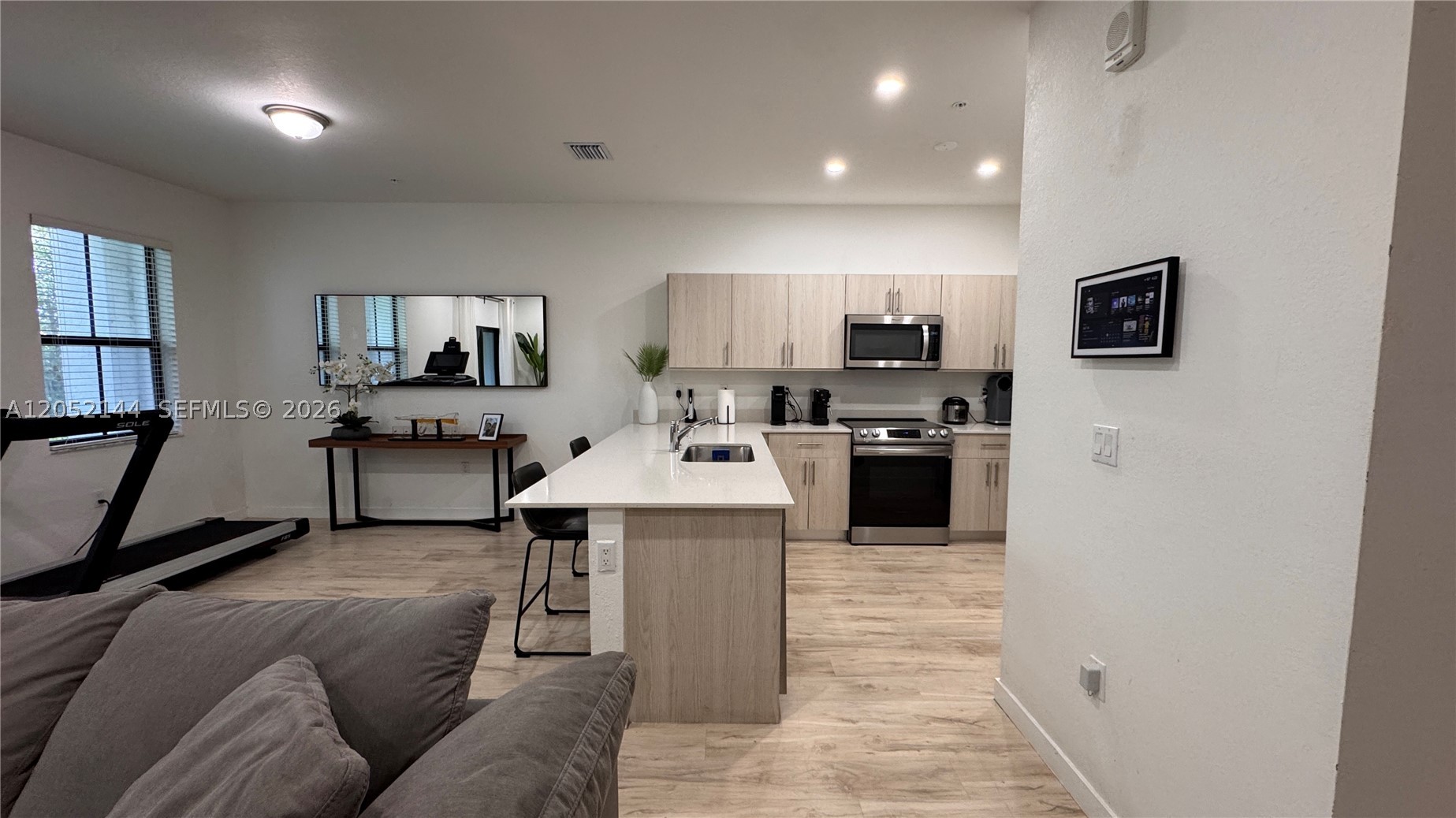 CENTURY PARK SOUTH - Residential Lease