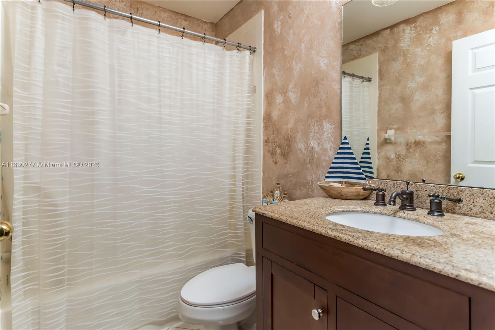 RIVIERA ISLES III - Residential