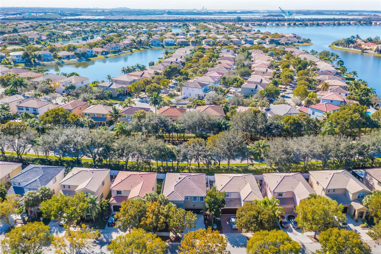RIVIERA ISLES III - Residential