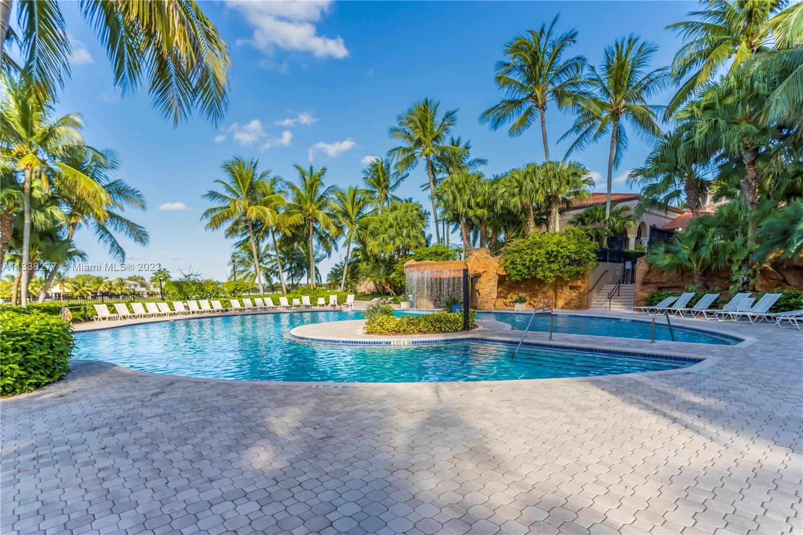RIVIERA ISLES III - Residential