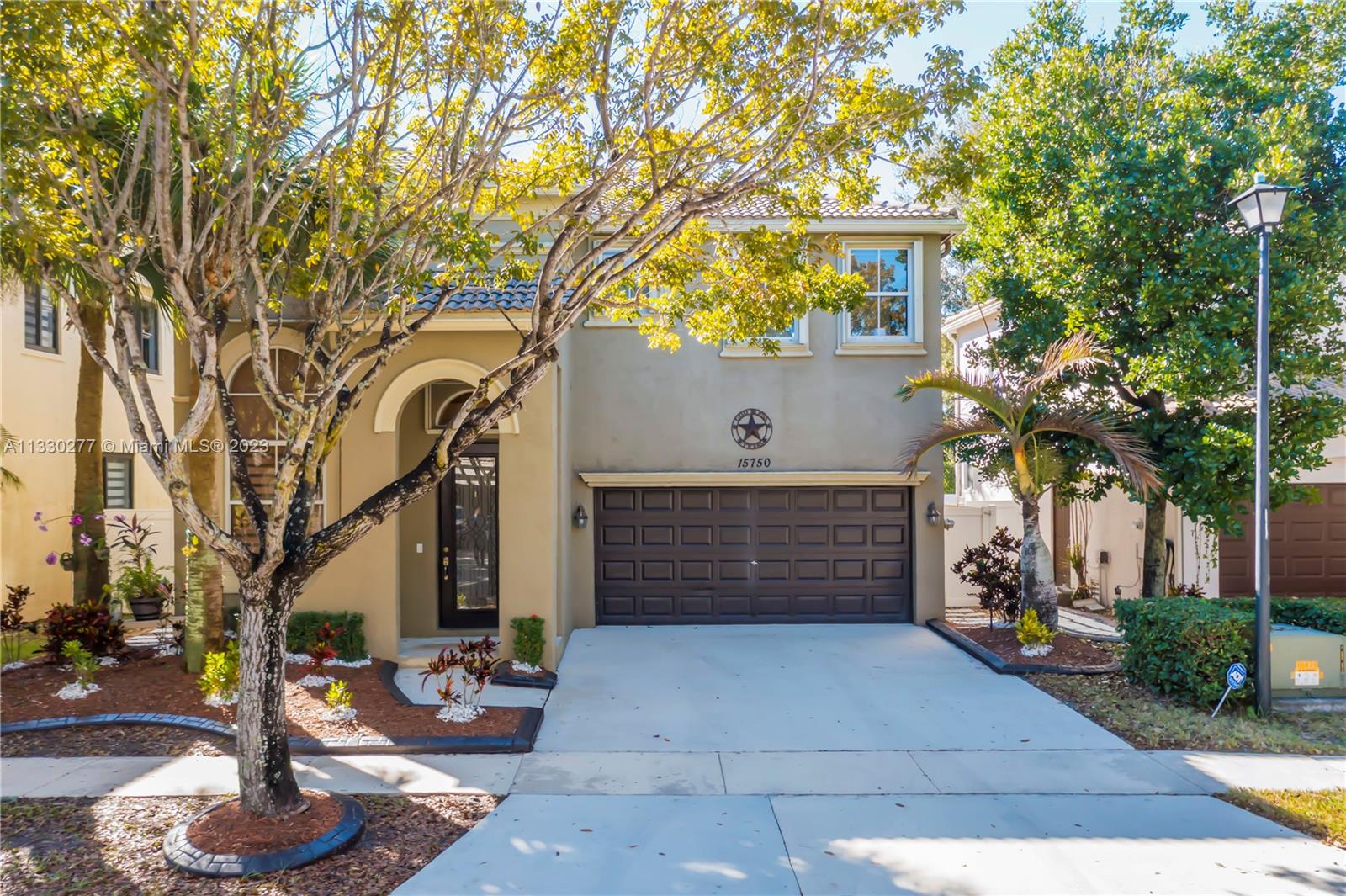 RIVIERA ISLES III - Residential