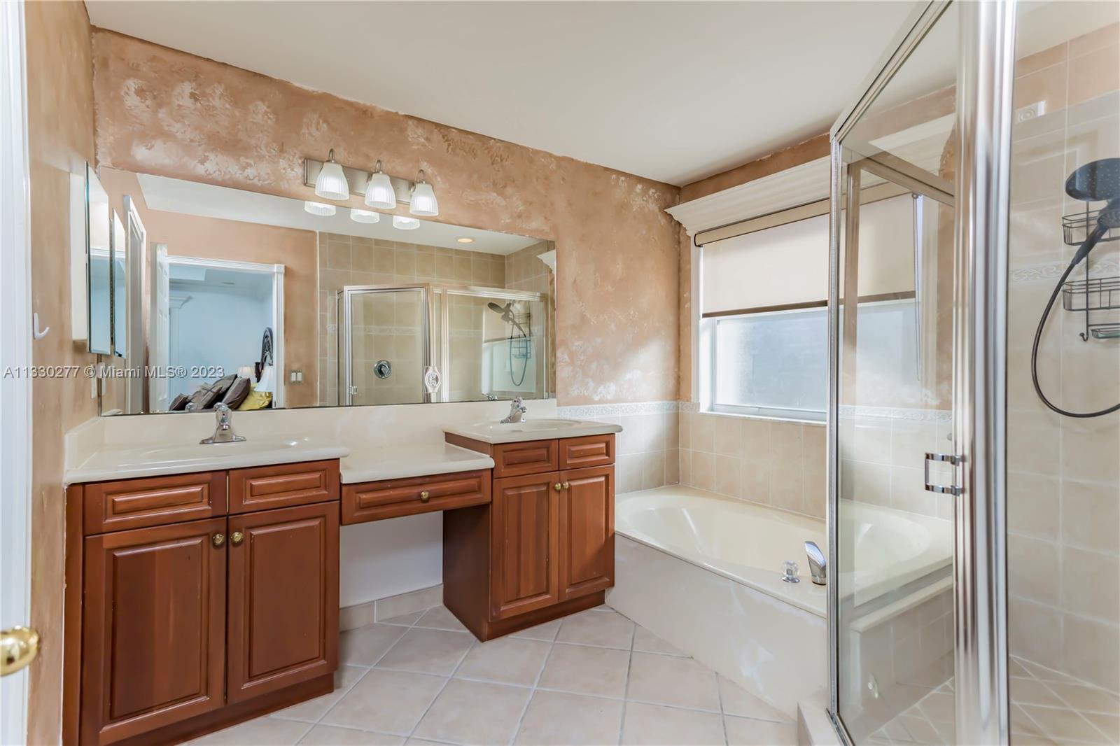 RIVIERA ISLES III - Residential