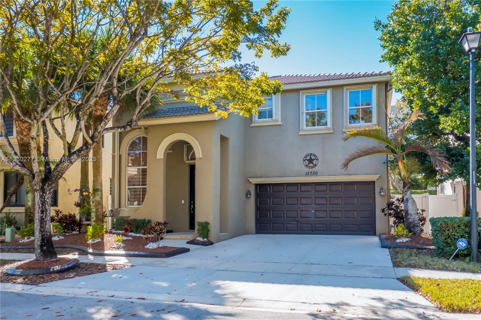 RIVIERA ISLES III - Residential