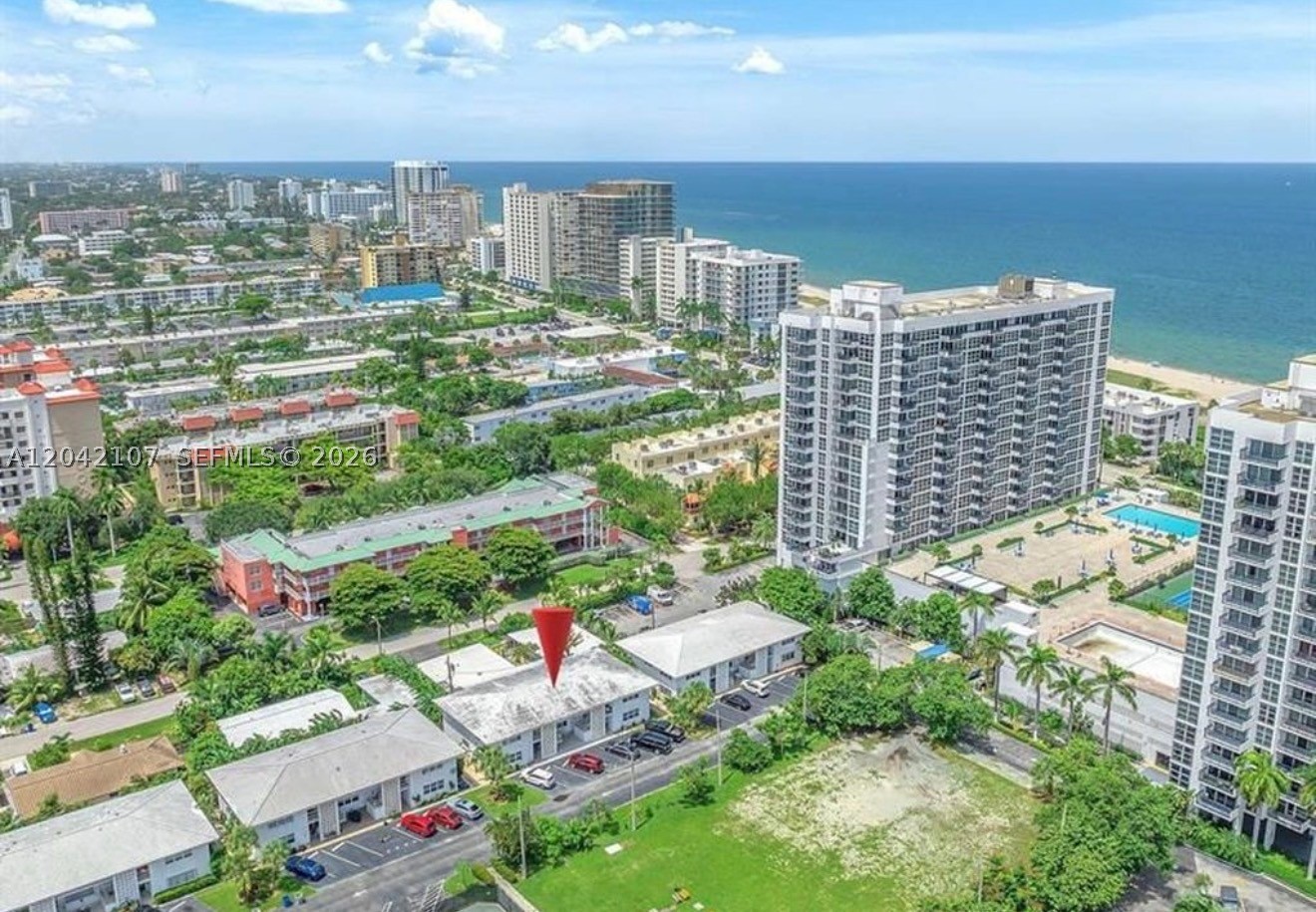 LIONS GATE SILVER THATCH - Residential