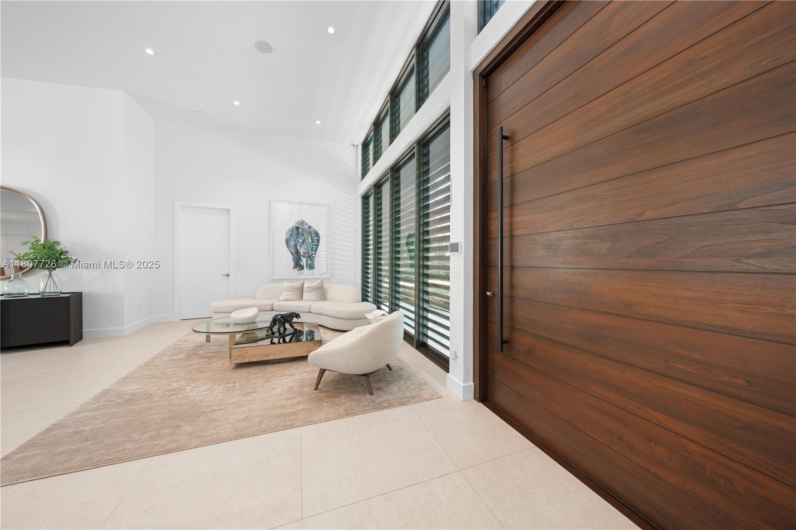 JUNELAND - Residential