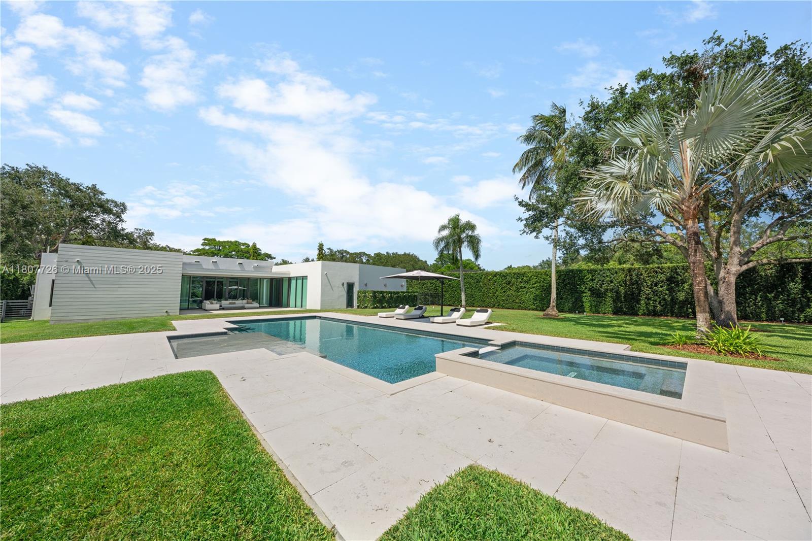 JUNELAND - Residential