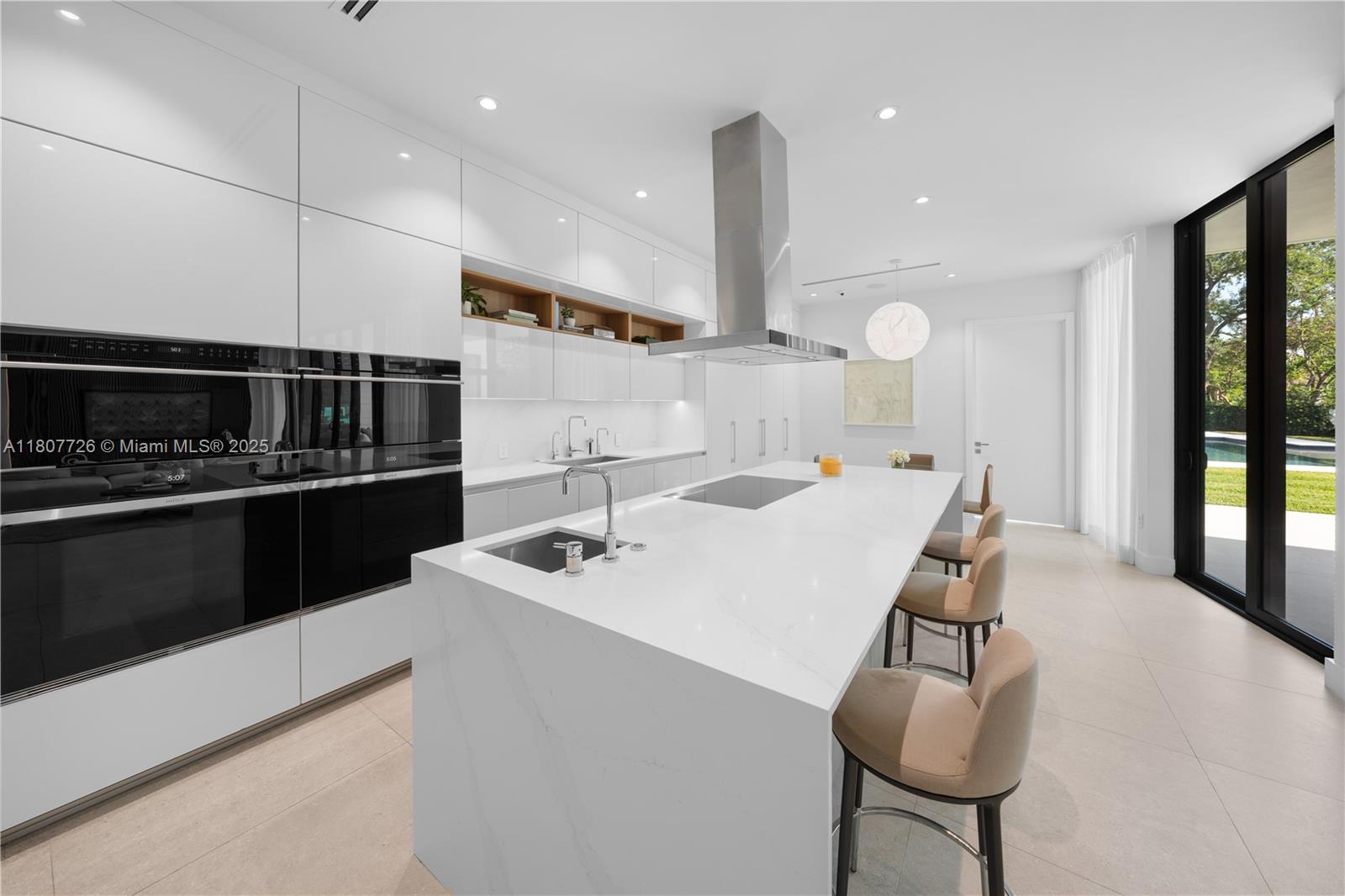 JUNELAND - Residential